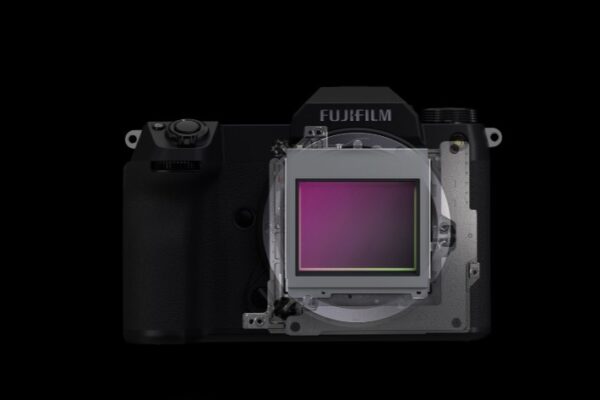 Fujifilm GFX 50S II cho phép chụp ảnh với tốc độ màn trập chậm