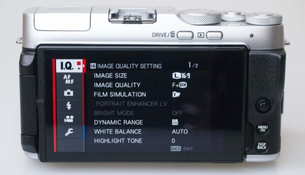 Fujifilm X-A7 đã có sự cải tiến đáng kể so với người tiền nhiệm