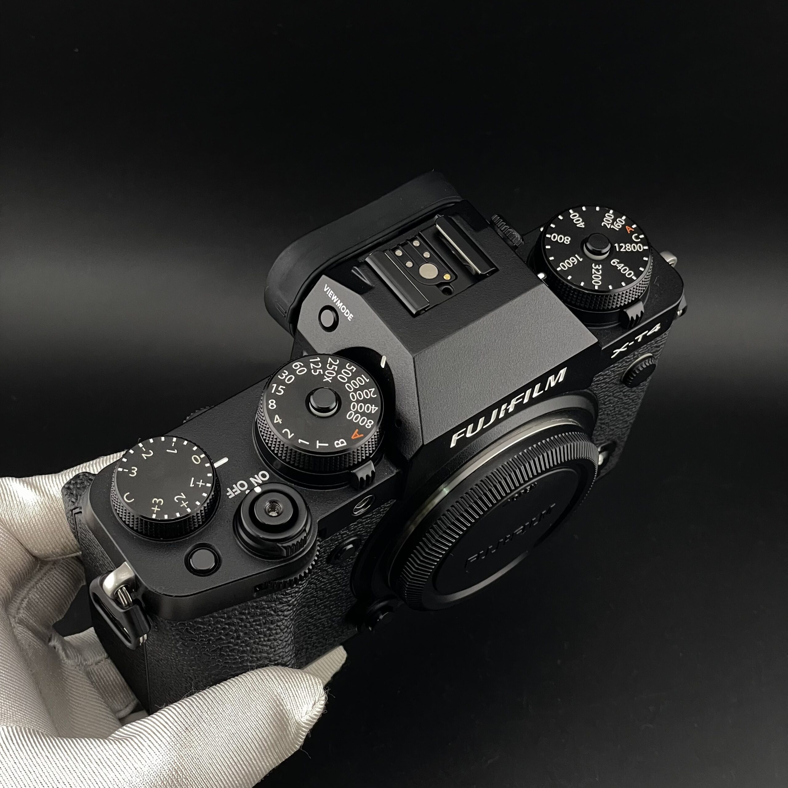 Kiểm tra tổng thể ngoại hình máy fujifilm xt4 cũ, đã qua sử dụng