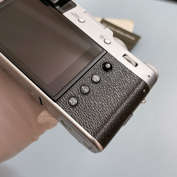 Máy ảnh Fujifilm X100V Cũ (2nd/silver) #1005 - Hình ảnh 3