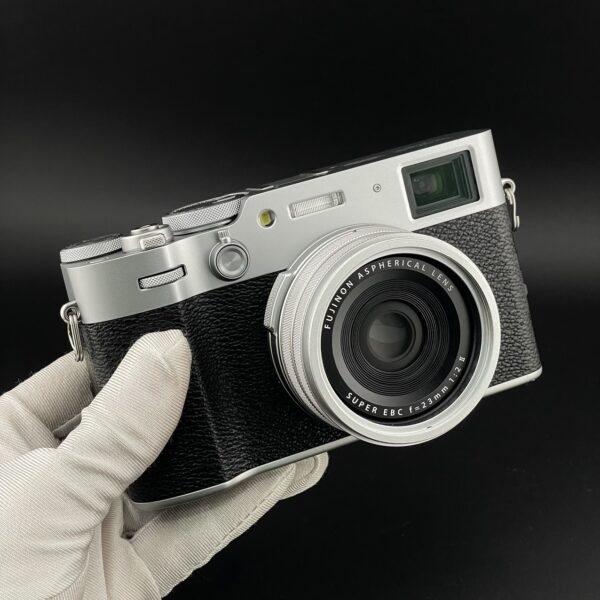 Việc mua máy ảnh Fujifilm X100VI cũ