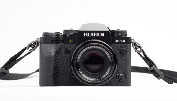 Fujifilm XF 35mm f/1.4 R sở hữu khẩu độ tối đa lên đến f/1.4