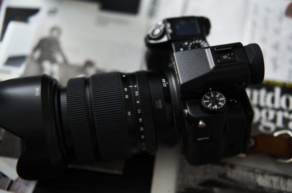 Ống kính Fujifilm GF 32-64mm f/4 R LM WR thuộc dòng ống kính medium format