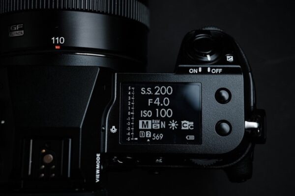 Fujifilm GFX 100S là một sự lựa chọn tuyệt vời cho những ai đang tìm kiếm một chiếc máy ảnh Medium Format