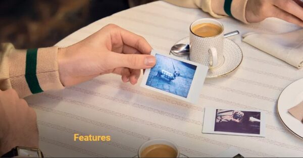 máy ảnh Instax Mini 99 còn tích hợp nhiều tính năng nổi bật giúp nâng cao trải nghiệm chụp ảnh
