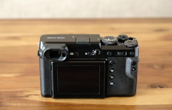 Fujifilm GFX 50R hỗ trợ dải ISO mở rộng lên đến 102400