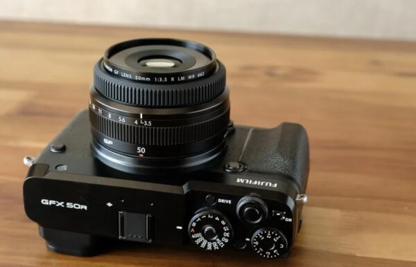 Fujifilm GFX 50R được trang bị bộ xử lý hình ảnh X-Processor Pro mạnh mẽ