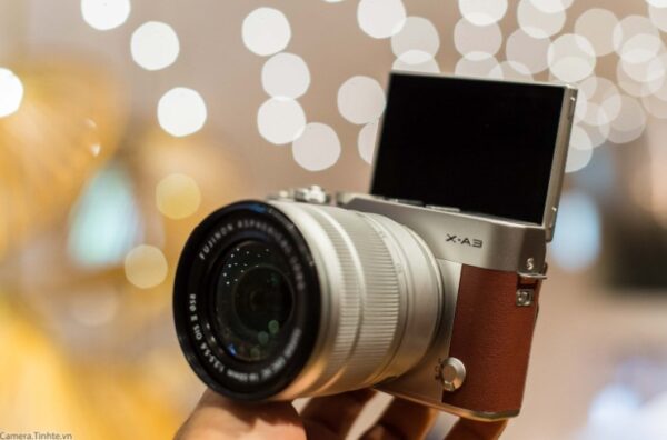 Một trong những tính năng nổi bật của Fujifilm X-A3 là tích hợp Wi-Fi