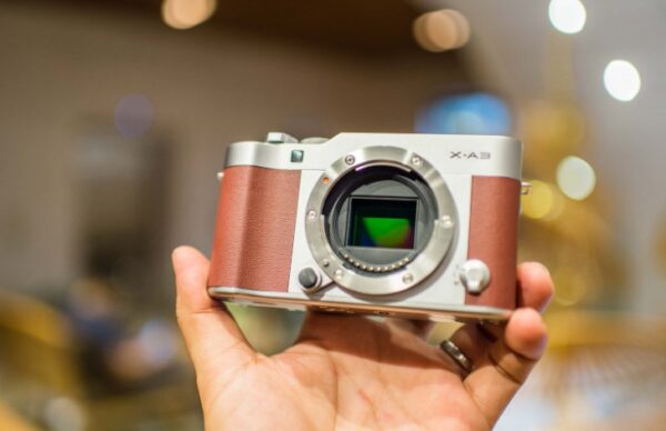 Fujifilm X-A3 cũng nổi bật với tính năng mô phỏng film