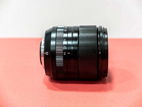 XF 33mm F1.4 R LM WR được thiết kế để hoạt động tối ưu với các máy ảnh Fujifilm dòng X