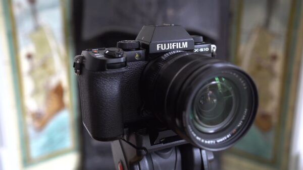So sánh Fujifilm X-T30 II vs X-S10 Giá cả và giá trị sử dụng