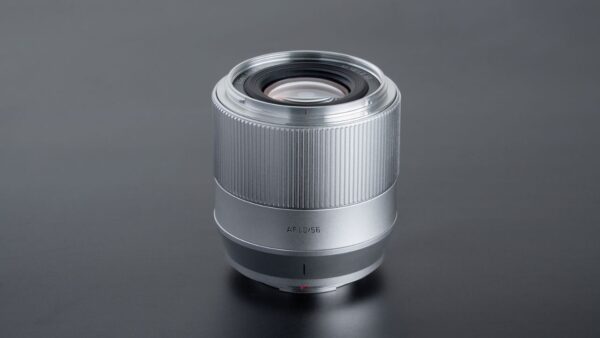 Thiết kế và chất lượng hoàn thiện của TTArtisan 56mm f/1.8