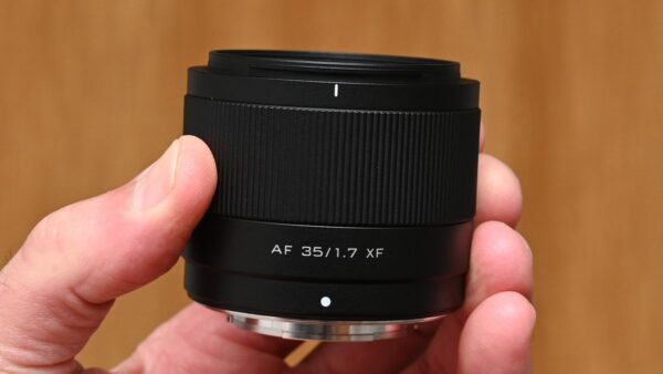 Viltrox 35mm F1.7 XF sử dụng động cơ lấy nét STM