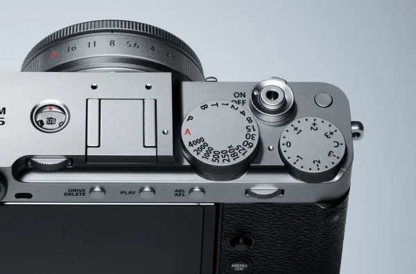 FUJIFILM X-E5 kết hợp tính di động với hiệu suất mạnh mẽ