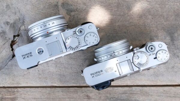 So sánh Fujifilm X-E5 và Fujifilm X100VI ống kính